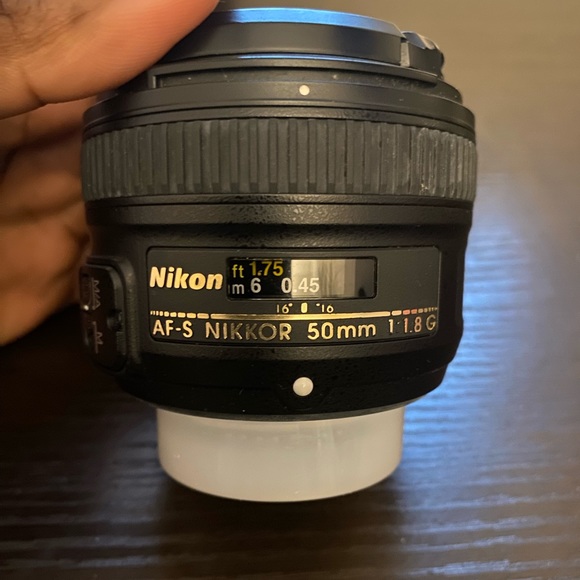 AF-S Nikkor 50mm f/1.8G lens - Picture 3 of 5